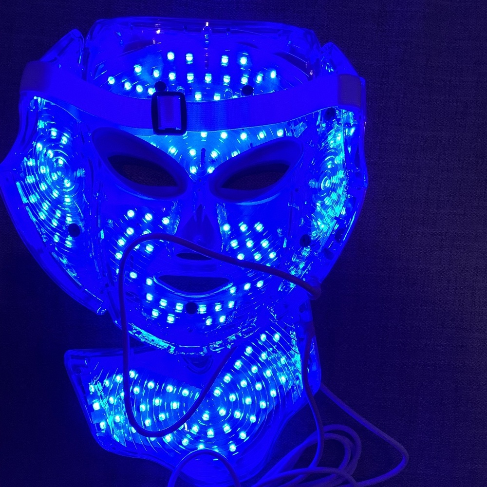 LED LightTherapy Mask - Picture 4 of 5